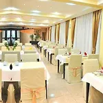 Hotel - Yu 3*
